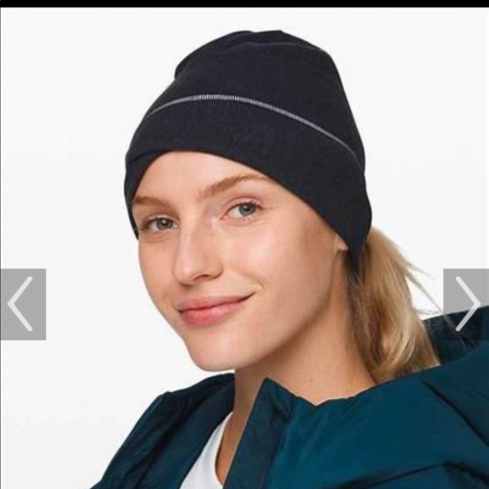 LULULEMON Cross chill run beanie